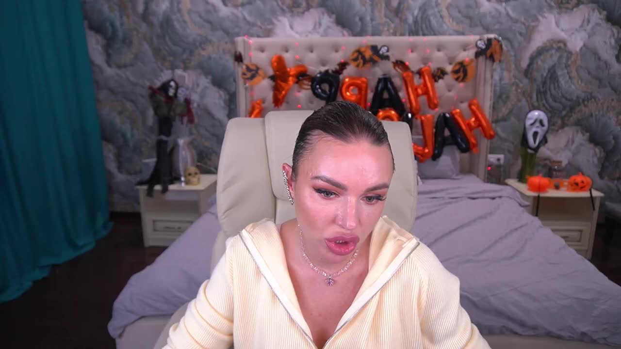 emilyysecret (XloveCam): ảnh người mẫu webcam
