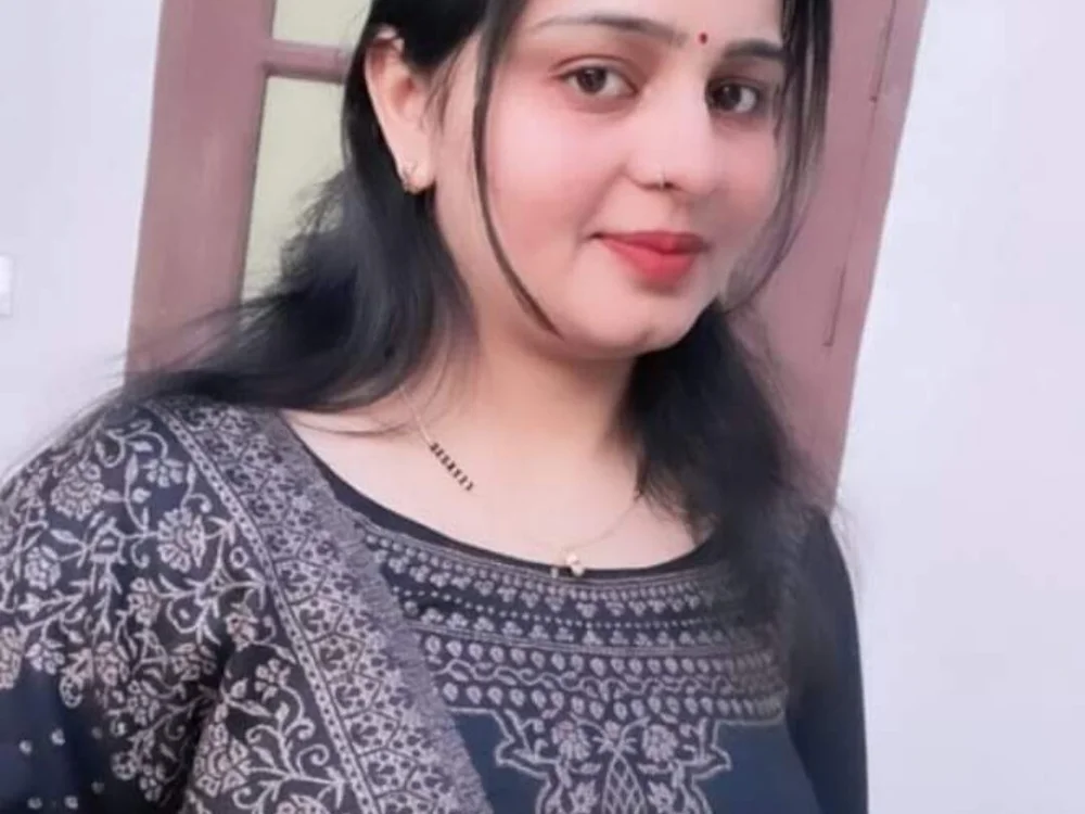 Preview photo of webcam model Indian_Horny_Wife on Stripchat