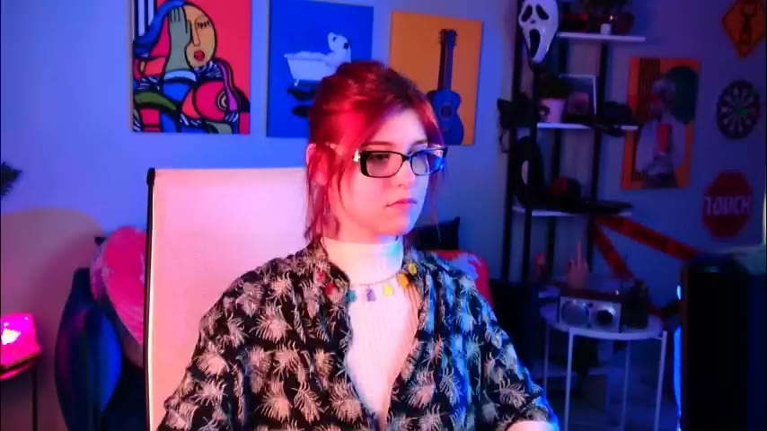 julliamorre (LiveJasmin): fotod ja profiil