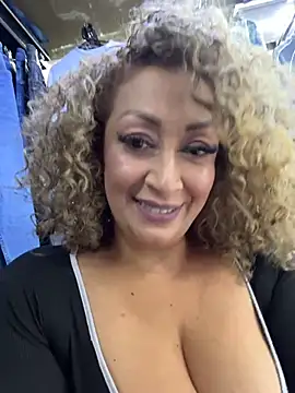 Katti_Barrera – Webcam-Modell auf Stripchat