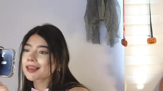 sara_rousse10 (Chaturbate): nuotraukos, profilis
