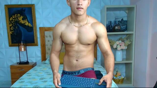 Preview photo of webcam model nyxian-king on Flirt4Free