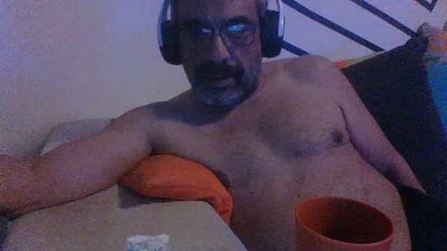 benenzo, model webcam de Cam4: fotos