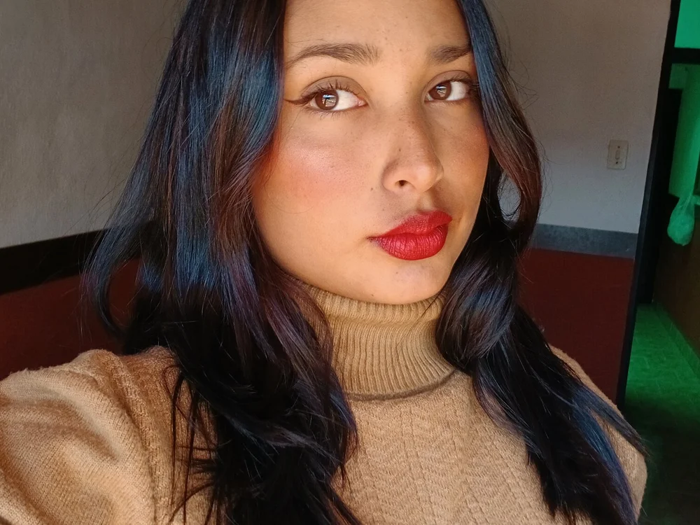 Bonnie_Clydeee — Stripchat 直播模特：照片与资料