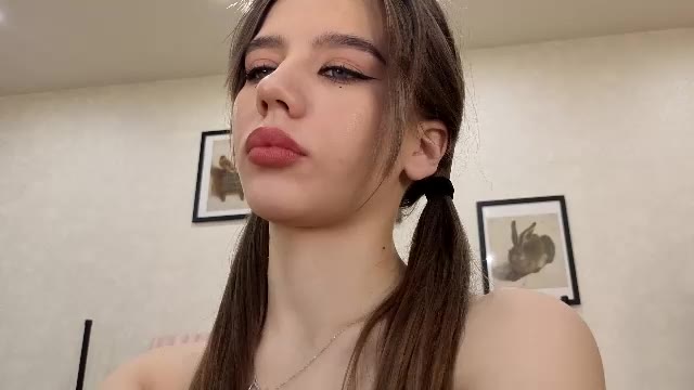 Preview photo of webcam model jenie_fire on Chaturbate