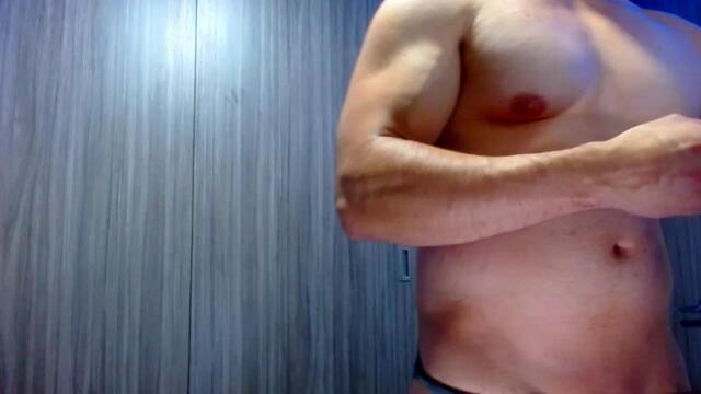 Preview photo of webcam model clark-paul on Flirt4Free