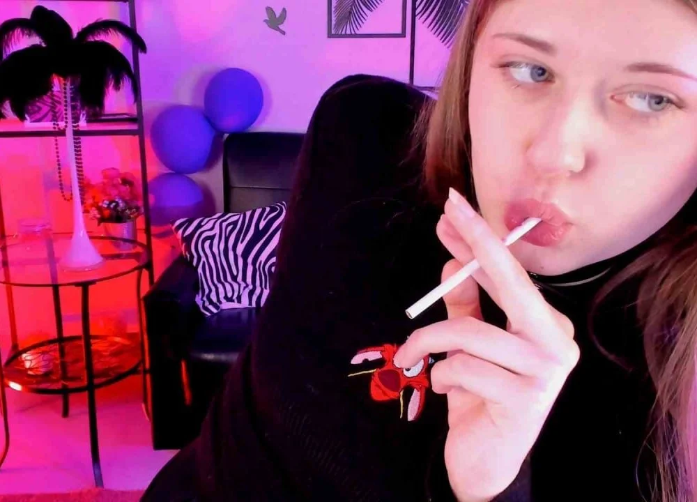 hakulissa – Stripchat webkamerás modell