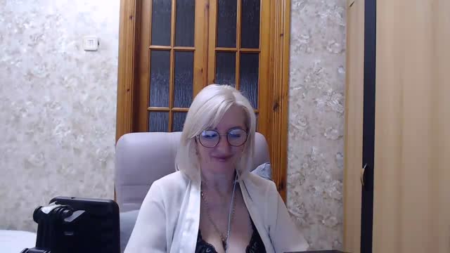 roseqmagic, modelo webcam do XloveCam: fotos