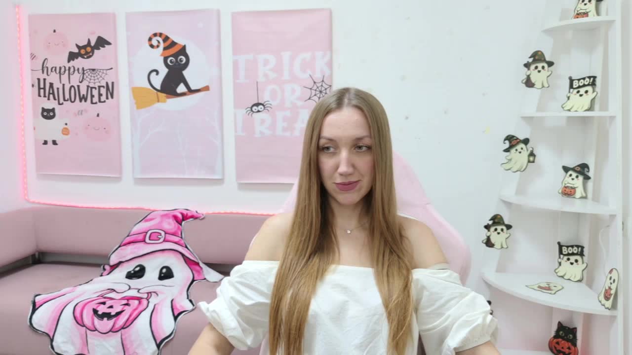 ellamint – XloveCam webkamerás modell