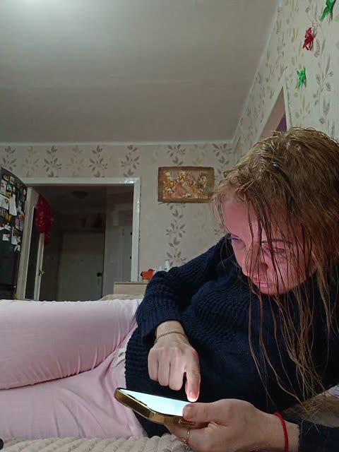 Фото вебкам-модели alenushka888 на BongaCams