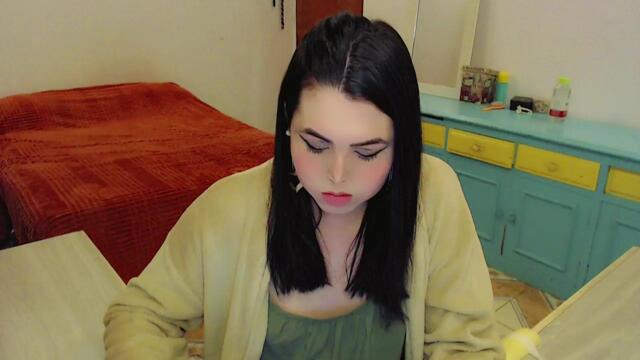 Preview photo of webcam model sophie-fantasy on Flirt4Free