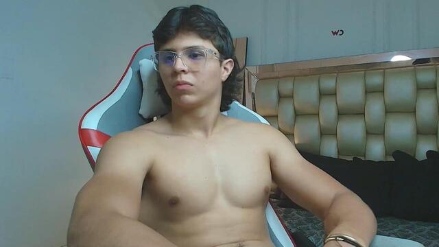 nick-finne, μοντέλο webcam στο Flirt4Free