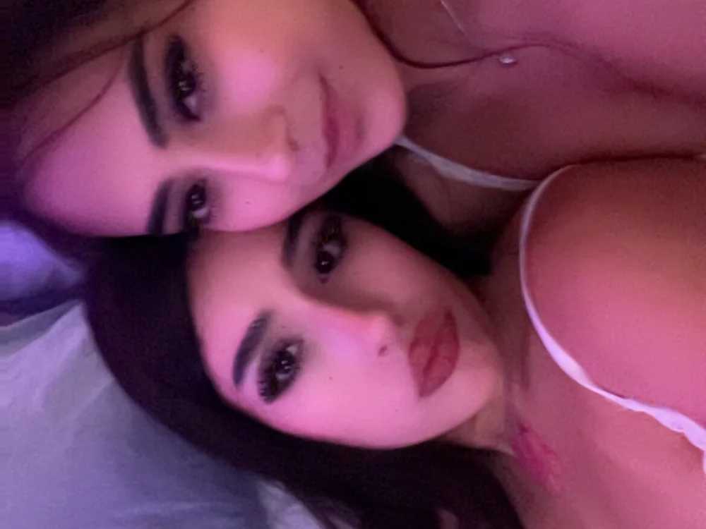 empressmonaa na Stripchat: fotky a profil