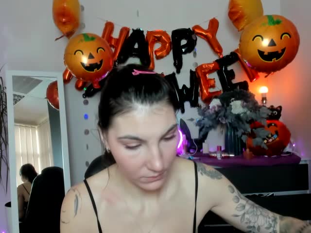 Preview photo of webcam model tsukerberg on XloveCam