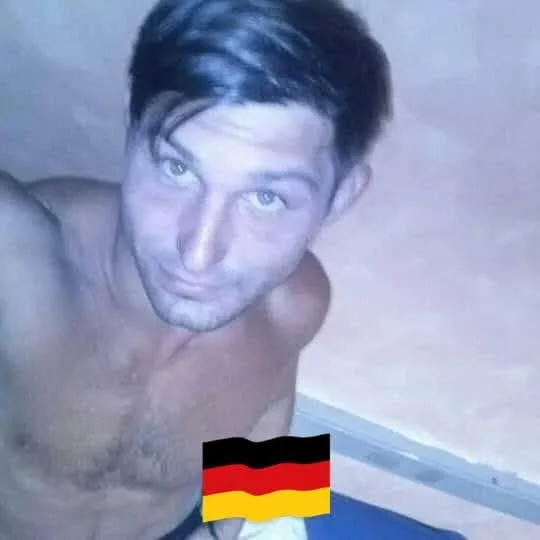 Thma25, modelo webcam de Stripchat: fotos