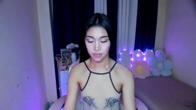 elaravane, μοντέλο webcam στο Chaturbate