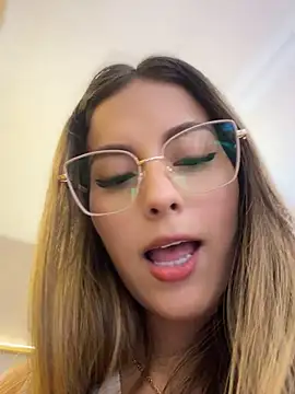 Valeria-escobar, вебкам модел на Stripchat: слике