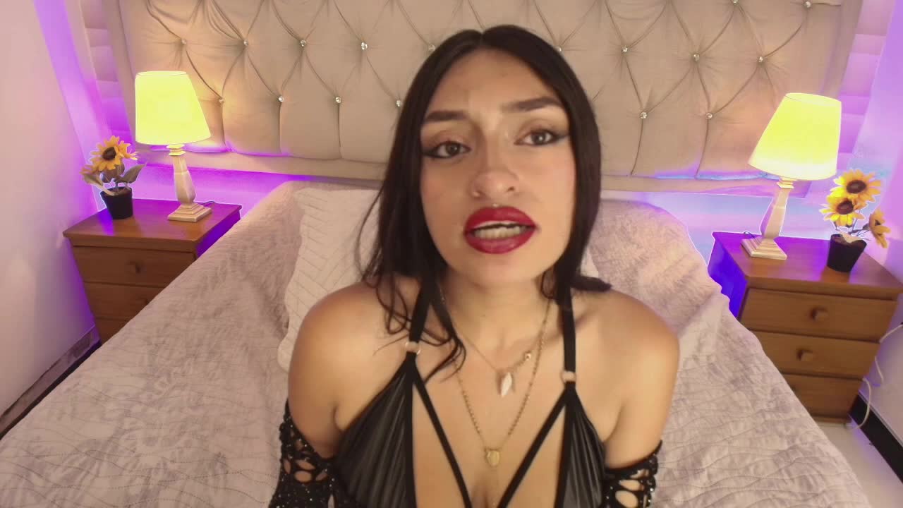 exoticaphrodite (XloveCam): fotod ja profiil