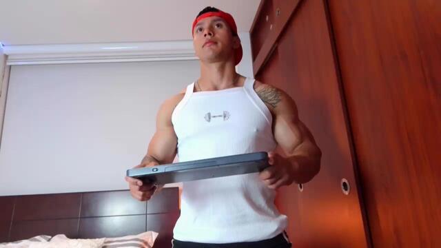 adamm-turner, modelo webcam de Flirt4Free: fotos