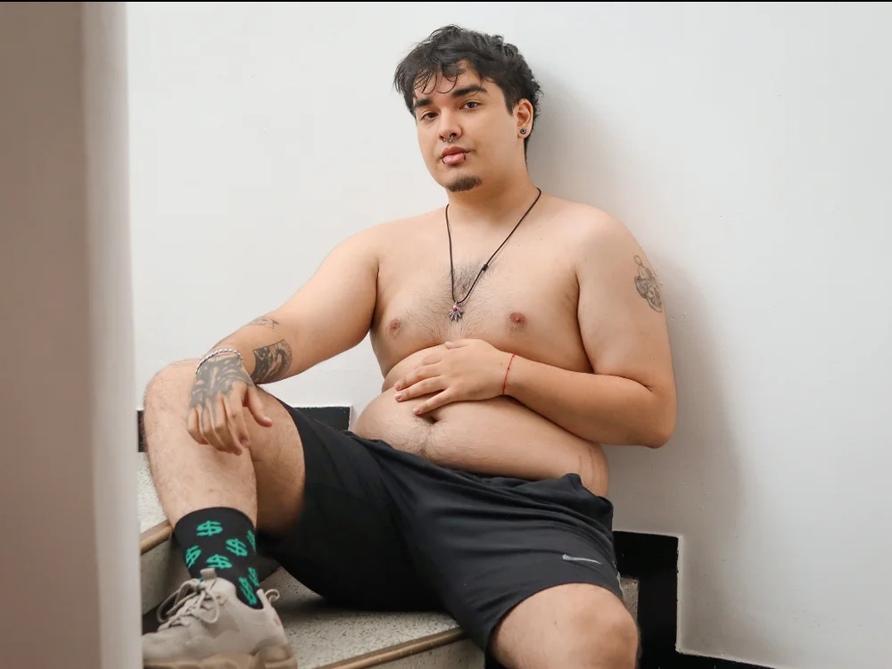 Preview photo of webcam model Andrew_Lovers on Stripchat