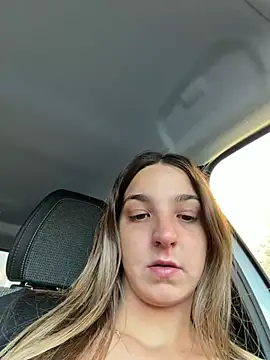 DoriDelux66 – Webcam-Modell auf Stripchat