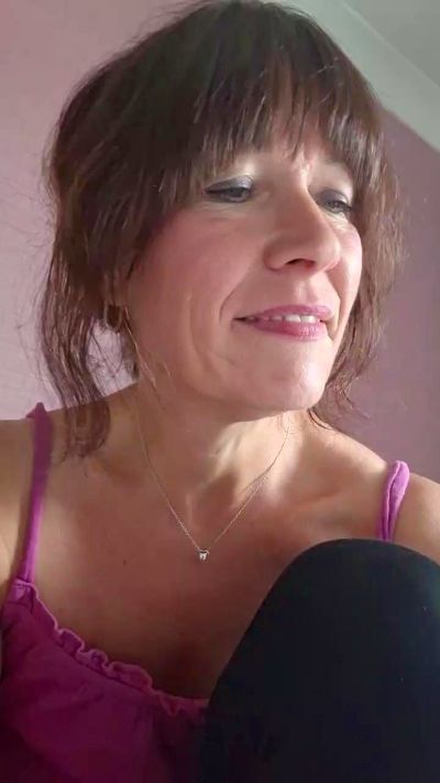 cumonme17 na Cam4: fotky a profil
