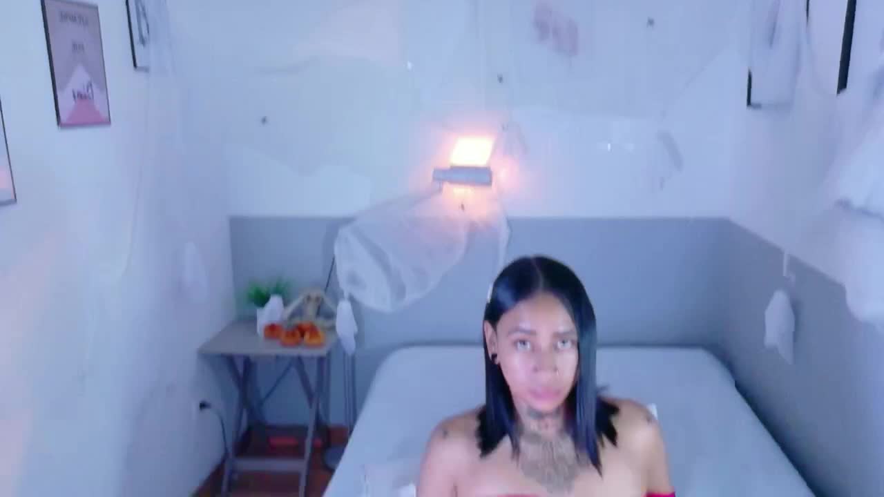 hollycattaleiya, webcammodell på XloveCam: bilder