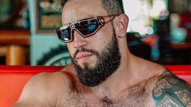 brad-leon – Flirt4Free webkamerás modell