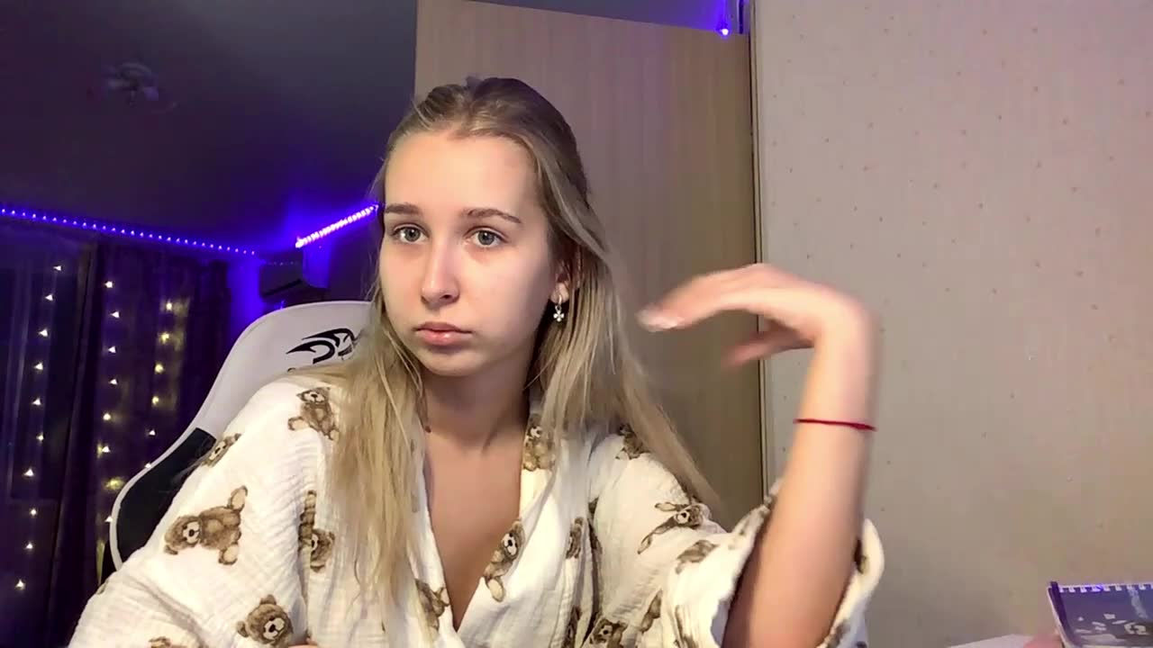 kiraremsberg (XloveCam): fotod ja profiil