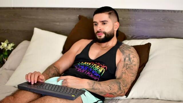 lukhas – уебкам модел в Flirt4Free: снимки