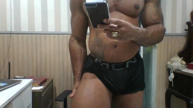Preview photo of webcam model hebert-gomes on Flirt4Free