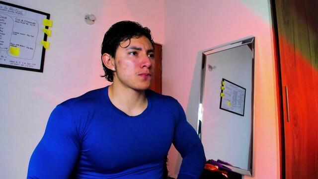 alexander-classy – Webcam-Modell auf Flirt4Free
