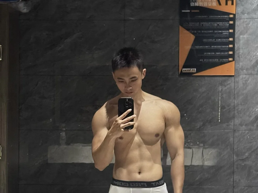 kobe12616 në Stripchat: foto dhe profili