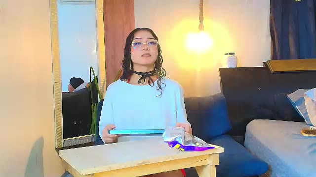 moon_and_fire_ (Chaturbate): fotod ja profiil