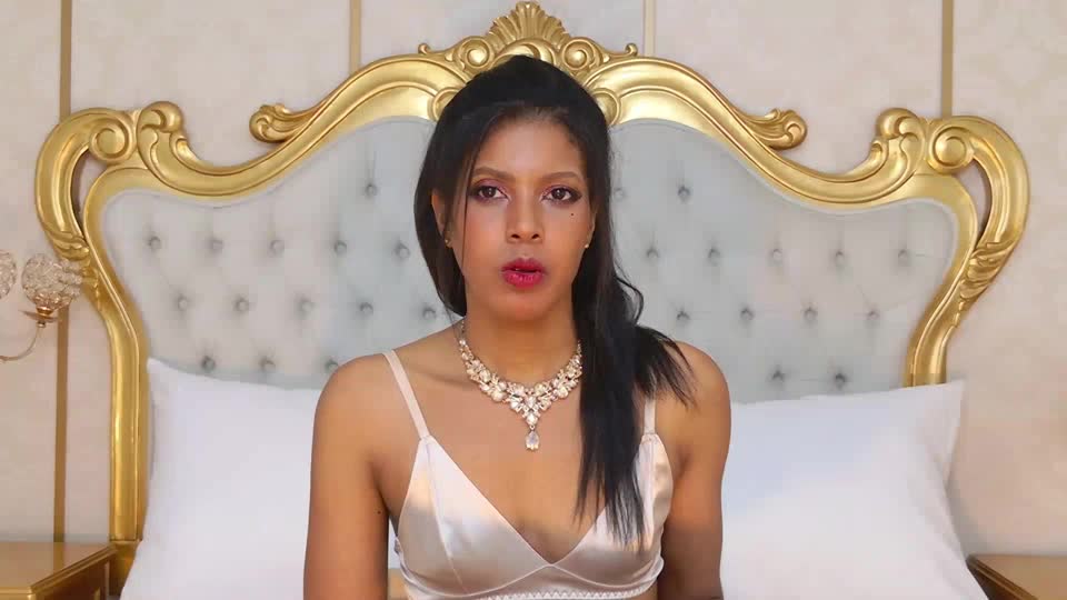 camilawest – XloveCam webkamerás modell