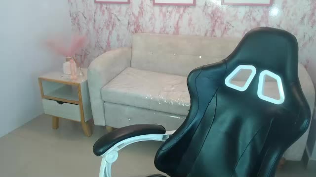 miabloom_ch na Chaturbate: fotky a profil