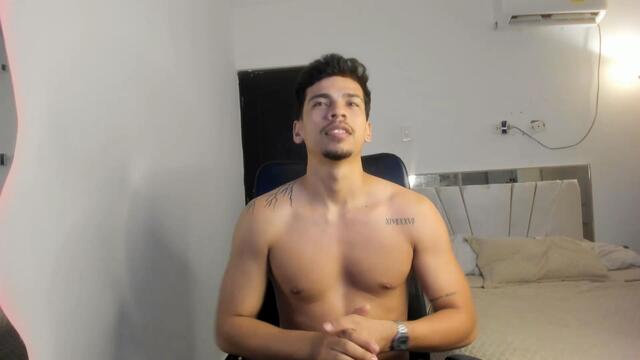 Preview photo of webcam model jasper-hill on Flirt4Free