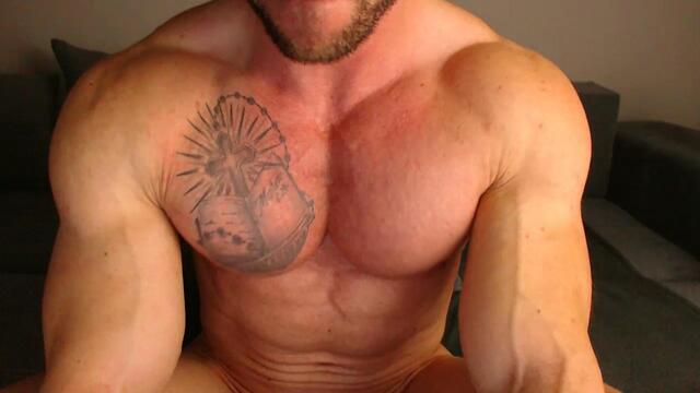 Preview photo of webcam model chris-rocks on Flirt4Free
