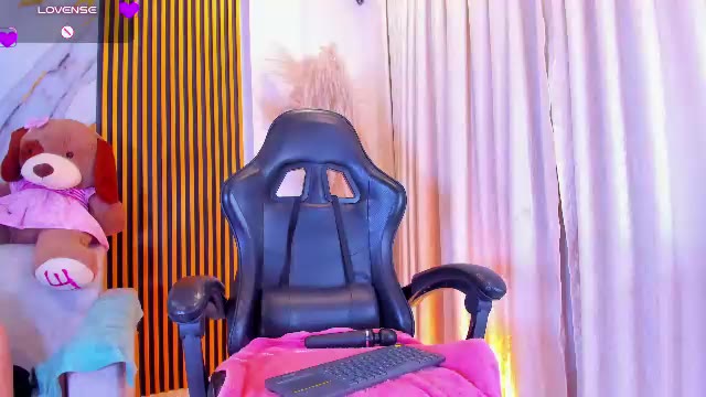 alejagarcia_ – уебкам модел в Chaturbate: снимки