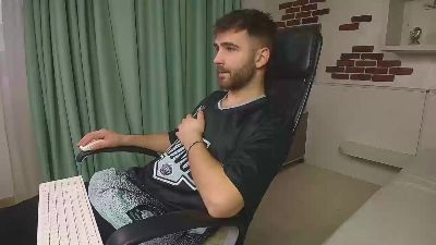 kyloeast na Cam4: fotky a profil