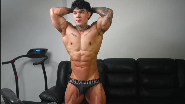 Preview photo of webcam model justin-clark on Flirt4Free