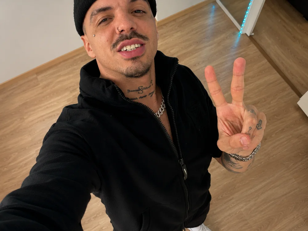 Asher_777, webcammodel på Stripchat: fotos