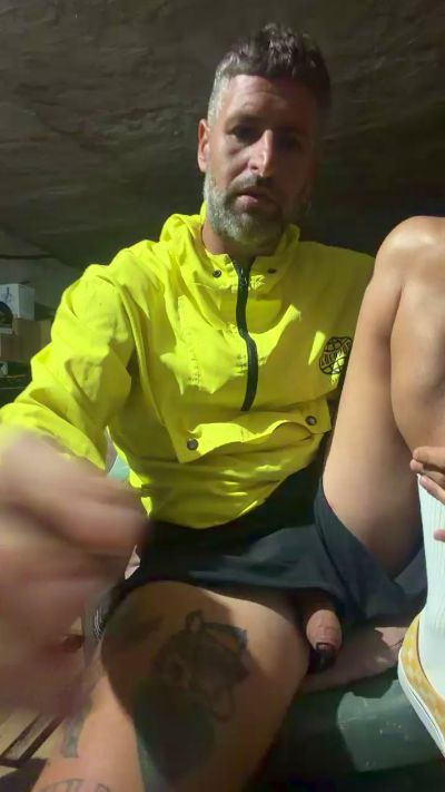 tucan22: عارضة كاميرا ويب على Cam4