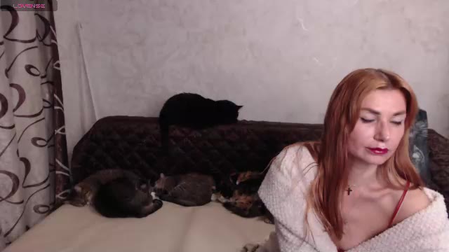 olivia_redd — Chaturbateのライブ配信モデル：写真・プロフィール