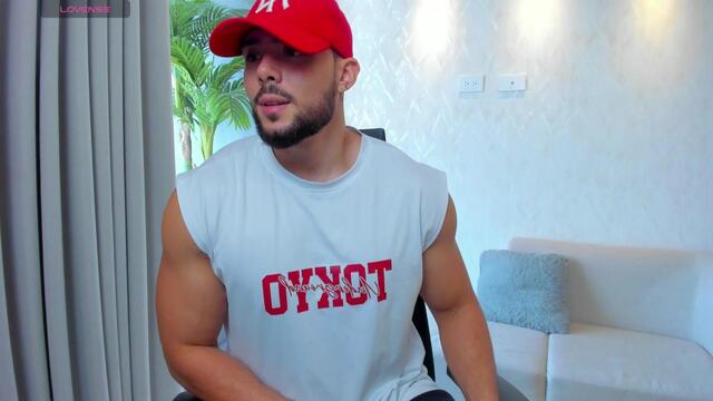 adrian-gomez, modelo webcam de Flirt4Free: fotos