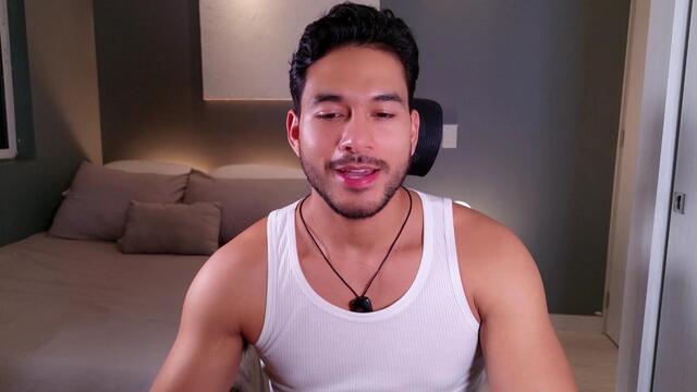 Preview photo of webcam model lian-cruz on Flirt4Free