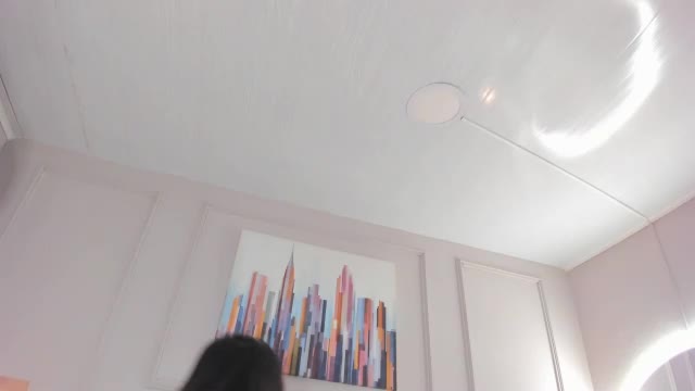 Фото вебкам-модели mia_kisses2 на Chaturbate