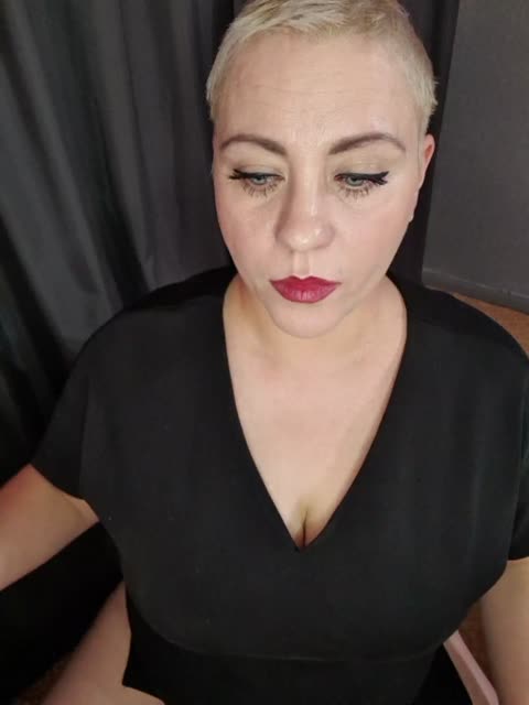--aleksa- – BongaCams webkamerás modell