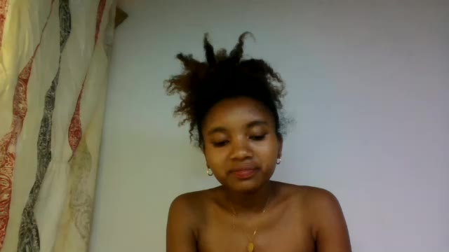 odiiias (Chaturbate): foto un profils