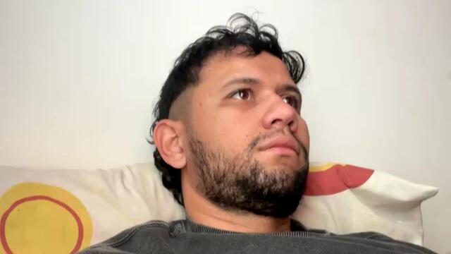michaell-spinelly: عارضة كاميرا ويب على Flirt4Free